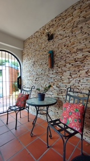 SPLENDID FAMILY HOUSE